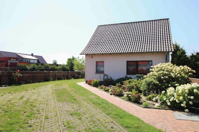 Einfamilienhaus plus Einliegerwohnung im Nebengelaß - 10 Gehminuten zum Stettiner Haff